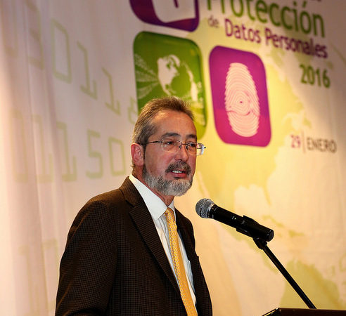 Oscar Guerra, one of seven INAI commissioners. Image shared on Flickr by Malova Gobernador, used under Creative Commons license.