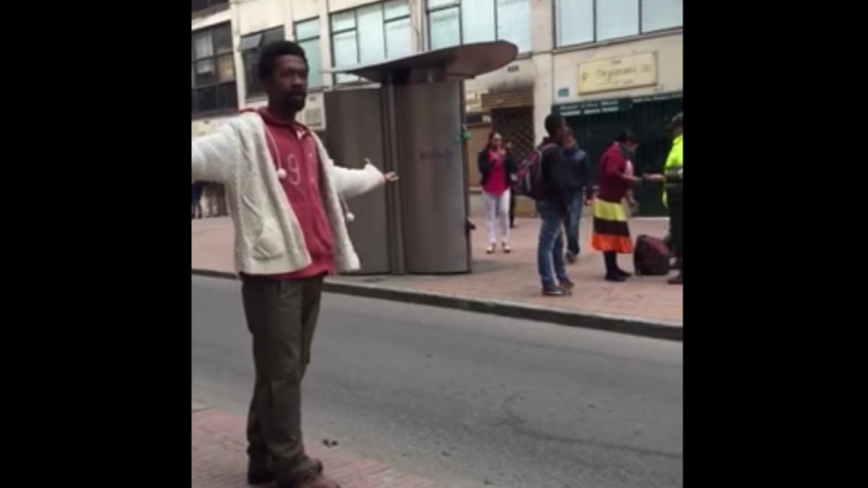 Capture d'écran d'une vidéo de Carlos Angulo, qui est devenue virale en 2015 et a suscité des discussions sur le racisme dans la police et le pouvoir judiciaire en Colombie.